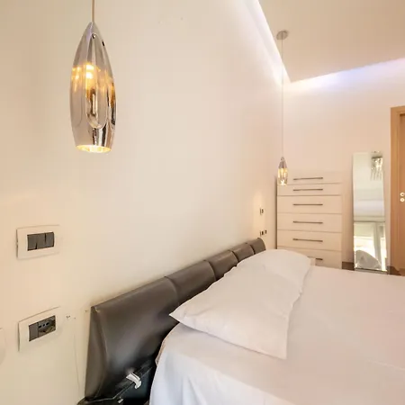 Tirent Apartment-spacious 2-bedroom In Delijorgji Apartment