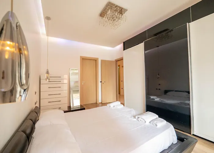 Tirent Apartment-spacious 2-bedroom In Delijorgji